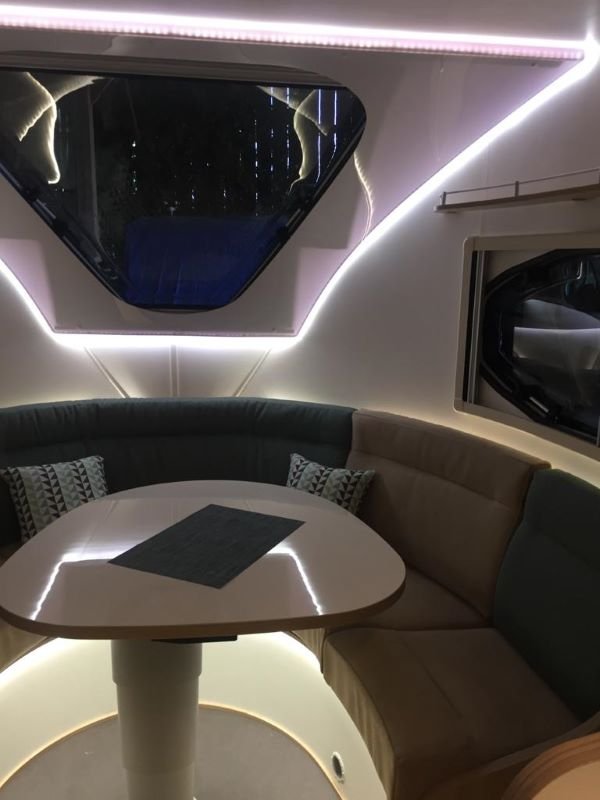 Avec éclairage led ajouté par le concessionnaire ACL 78