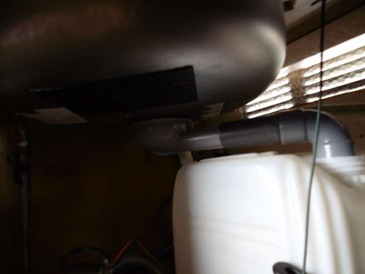 reservoir EU sous evier avec pompe de relevage